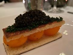 有机蛋黄吐司鱼子酱和香草-Jean Georges