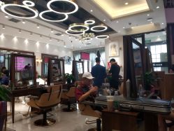 -BULB STUDIO 巴柏明星发型工作室