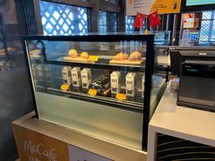 面包甜点陈列柜-麦当劳(苏州火车站南广场店)