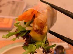 酥炸老虎虾香芒米纸卷配榴莲汁-CHINCHIN 青青·泰国料理(万象食家店)