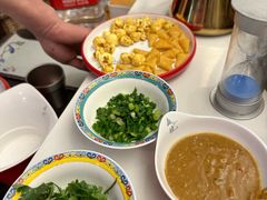 -毛辣果·贵州红酸汤牛肉火锅(西单店)