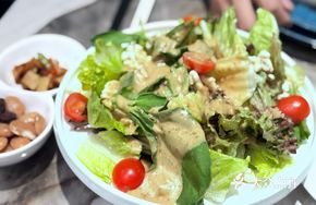 Walnut Vegetable Salad