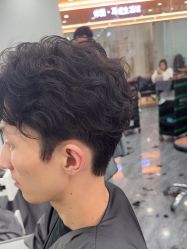 -藤野造型烫染·漂发