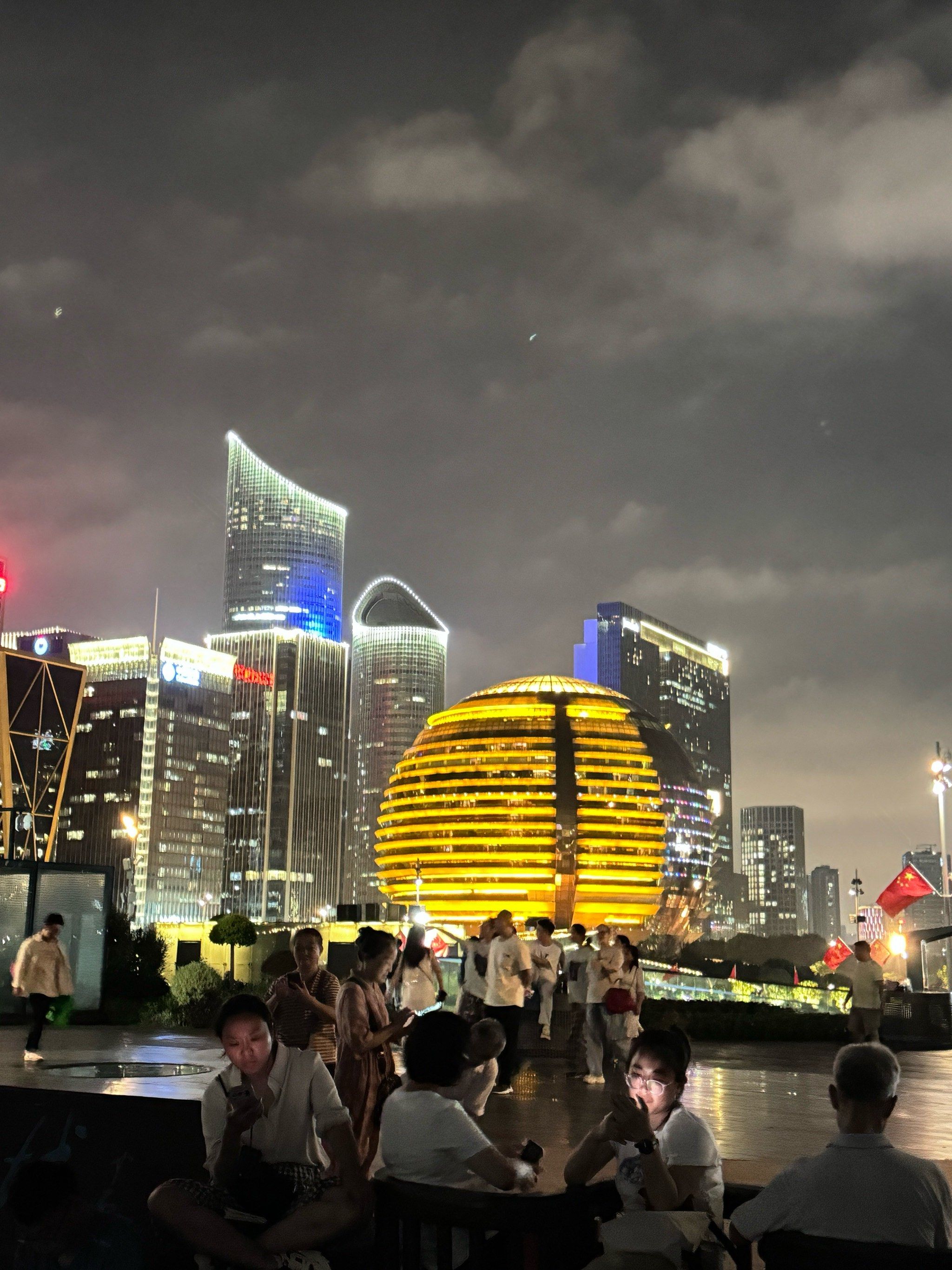 国庆杭州旅游,钱江两岸灯光秀时间表!