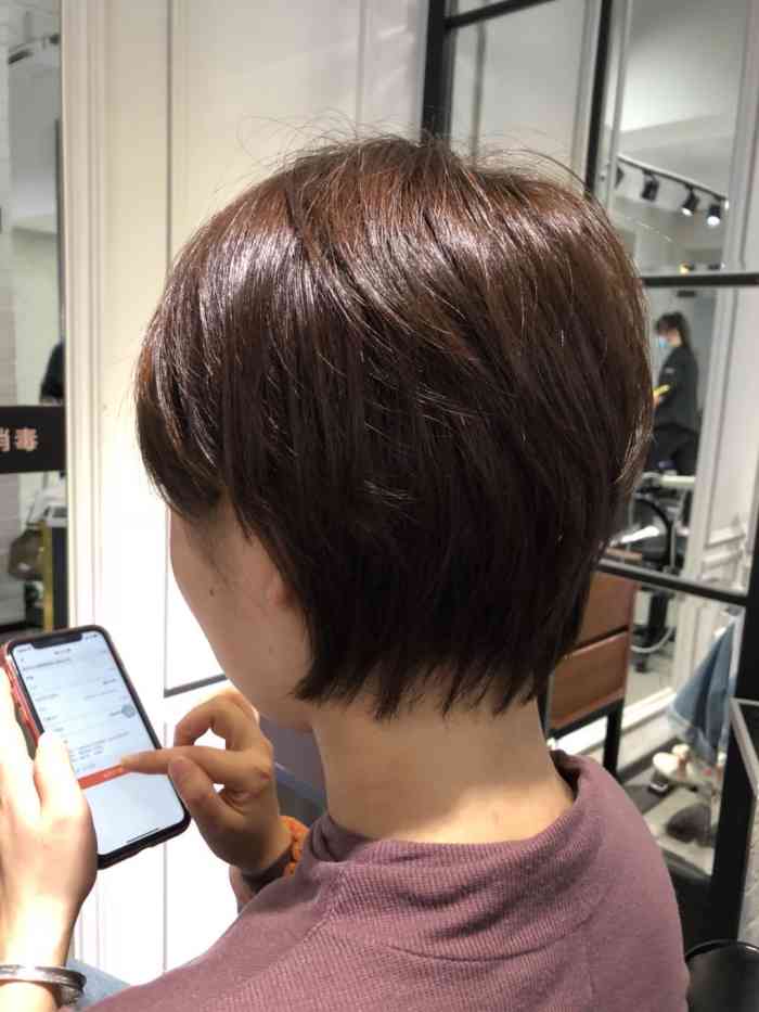 给我配的发型师小开很不错,剪之前进行了充分沟通,出来的效果很棒
