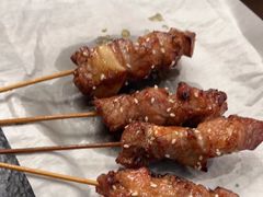-何妹湿辣牛肉·粤式烧烤砂煲(桂雅路店)
