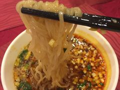 -西安唐隆国际酒店(大雁塔大唐不夜城店)