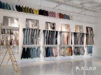 家里正在装修 ，刚好路过看到这边有个家具店