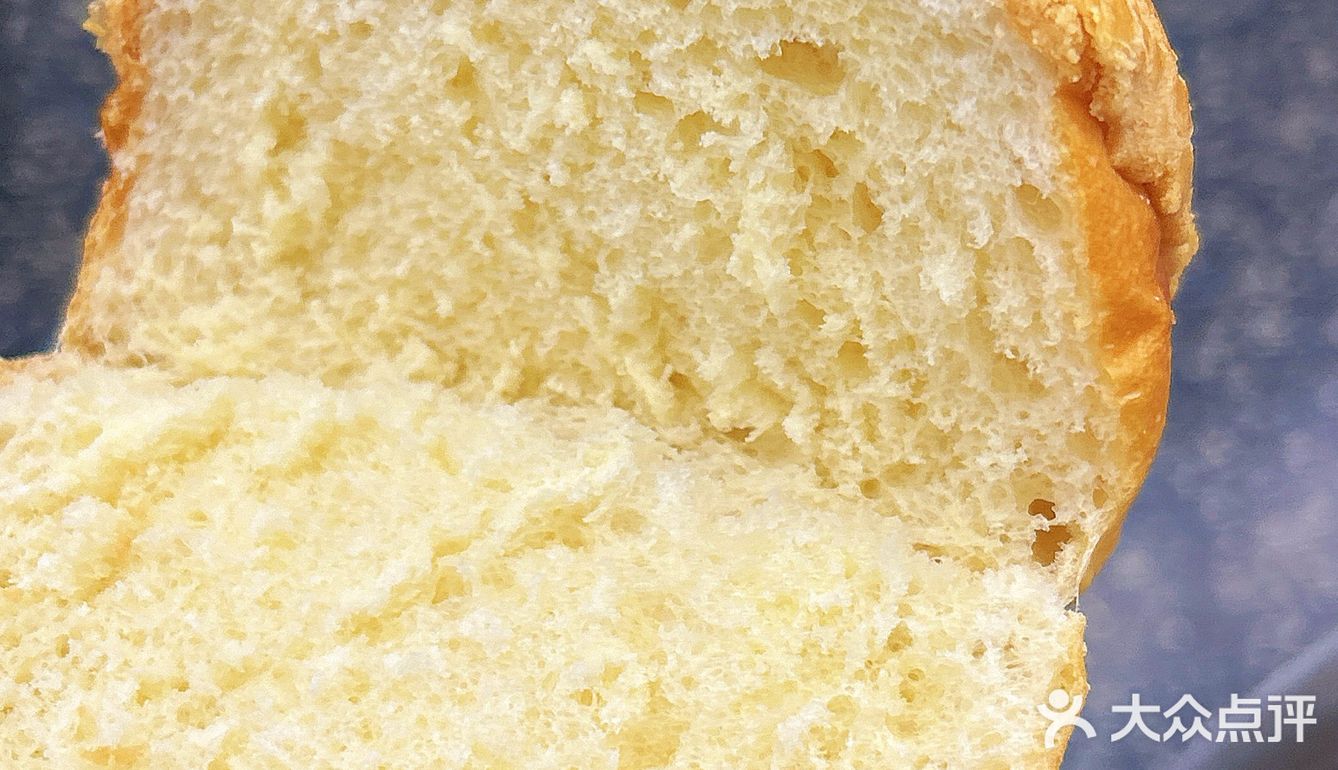 港式茶餐厅的菠萝包就没有不好吃的 疯狂掉渣啊