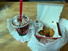 -DQ·蛋糕·冰淇淋(江北机场T2A店)