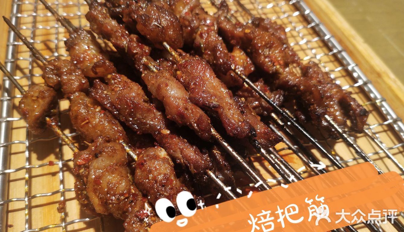 在古老的城墙下感受西安的烟火味道
