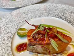 煎三文鱼-YUE·6·西式融合餐厅(外滩六号店)