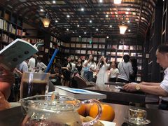 -钟书阁(松江泰晤士小镇店)