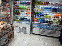 -来伊份(前进西路万象汇店)