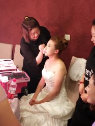 -贺贺新娘造型婚纱店