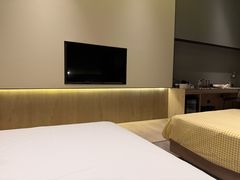 -上海虹桥中心爱琴海亚朵S酒店