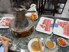 -楼外楼大刀肉传统火锅居(幸福街店)