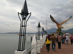 -巨鹰广场
