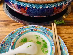 -毛辣果·贵州红酸汤牛肉火锅(西单店)