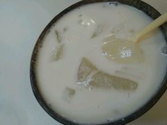 -志龙皇冠吃货椰子铺