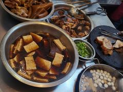 -松树干拌面店