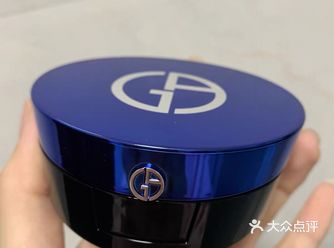 买粉底液的时候顺带的阿玛尼蓝气垫，给自己的情人节礼物