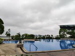 室外泳池-上海滴水湖皇冠假日酒店