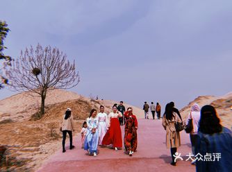 今年春游公司选在了古柏渡，本来休息还要团建挺烦的