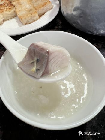 「添味味鱼粥(石楼分店)」 价格实惠的老店