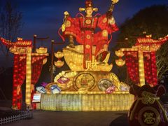 -淄博花灯齐彩城