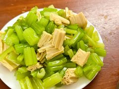 -宝瑞门钉肉饼店