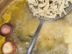 -洱火云南酸菜牛肉火锅(石景山当代商城店)