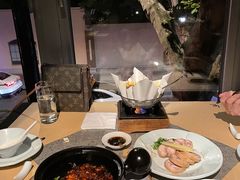 -穹六人间 people 6(岳阳路店)