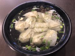 鲜肉芹菜燕皮馄饨-巧燕坊一笼一蒸(庆春广场地铁站店)