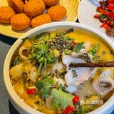 为了他们家的菜去吃的，结果被他们家的米粉儿圈粉了[色][色]