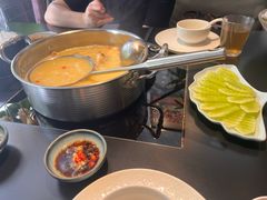 -鲜入唯煮·港式海鲜牛肉火锅(金宝街店)
