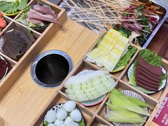 -娜姐鲜牛肉串串火锅(藏龙岛店)