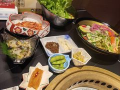 -山川小町·极番烧肉(新地假日广场店)