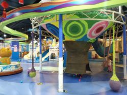 -多奇妙乐园·淘气堡·电玩·抓娃娃(海口吾悦店)