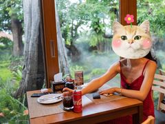 -Chom Cafe and Restaurant