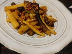 黄油炒菌菇-山葵家·创意料理(宁波来福士店)