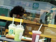-星巴克(昆明金鹰天地店)