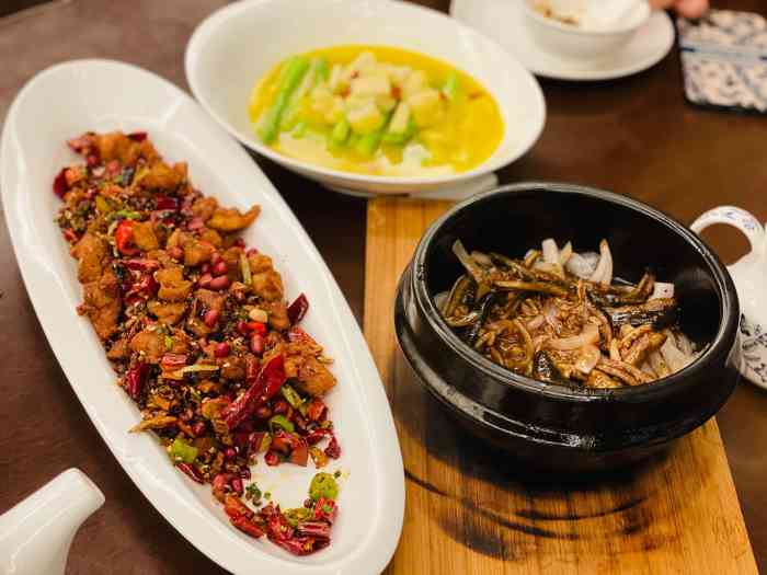 南京世茂滨江希尔顿酒店·明轩中餐厅-"全江景式明轩中餐厅及多种餐饮