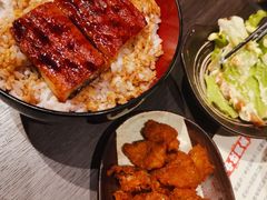 炸物有点硬-名代宇奈备长炭烧鳗鱼居酒屋