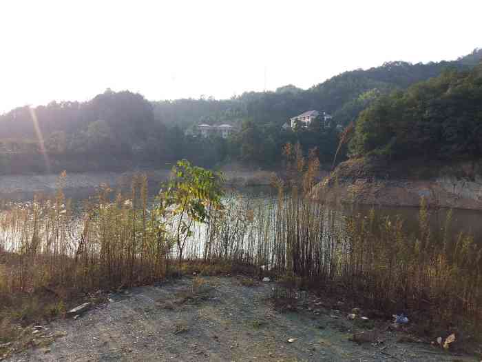 乌川湖风景区"感觉是被坑了,就一个湖而已,其它也没有啥.