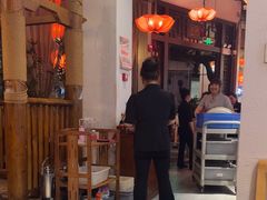 -万重锦·人文川菜馆(骡马市店)