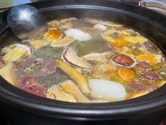 -一朵菌·野生菌探索家火锅(南亚店)