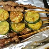 再加上捞面就绝了！秘制肉串也很赞哦，肉串腌制入味！