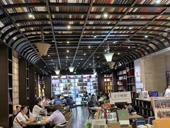 -钟书阁(松江泰晤士小镇店)