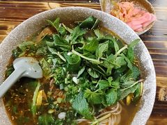-巍山𤆵肉饵丝